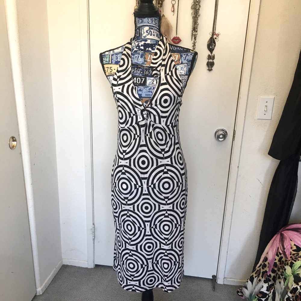🚨 5/$20 Sexy black and white patterned halter dress